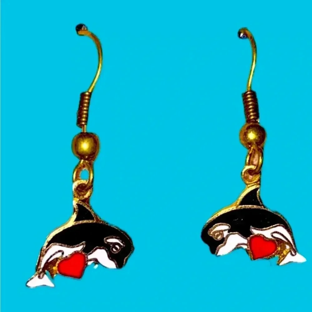 NWT Sea World  Kids Dolphin Fish Heart Enamel Gold Tone Earrings
